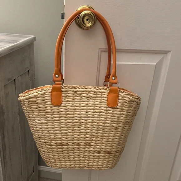 Chic Woven Tan and Orange woven Rattan Bag - Picture 4 of 7